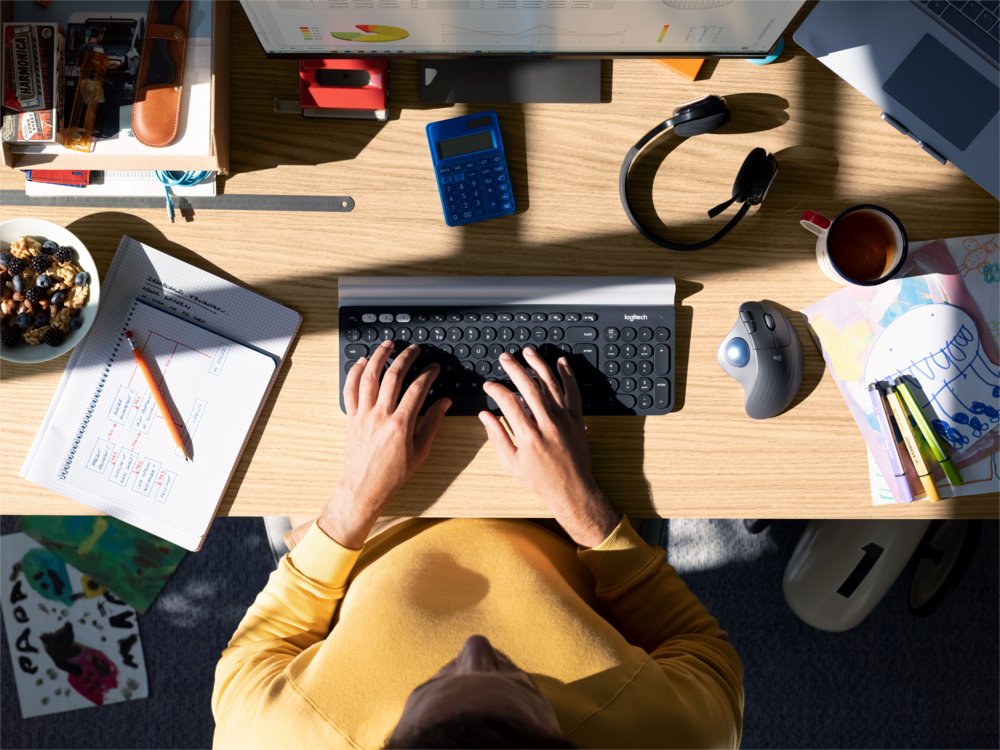 Logitech M575 Ergo Trackball for Business | Ergonomische Draadloze Muis | Rechtshandig | RF + Bluetooth | 2000 DPI | Grafiet 7 Logitech M575 Ergo Trackball for Business | Ergonomische Draadloze Muis | Rechtshandig | RF + Bluetooth | 2000 DPI | Grafiet - Afbeelding 7