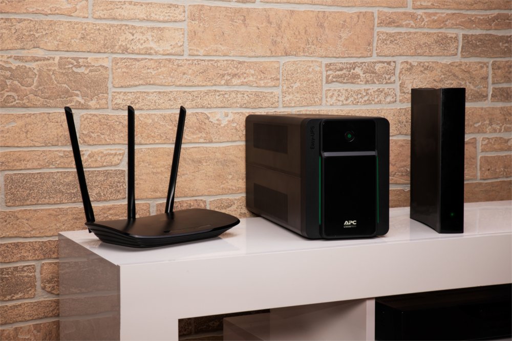 APC Back‑UPS BVX1600LI | 1600 VA Noodstroomvoorziening | 6x IEC C13-uitgang 3 APC Back‑UPS BVX1600LI | 1600 VA Noodstroomvoorziening | 6x IEC C13-uitgang - Afbeelding 3