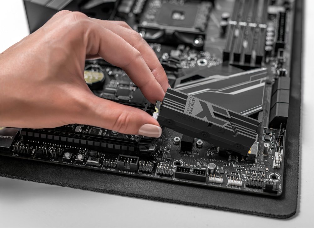 Goodram IRDM PRO | 2TB NVMe SSD | M.2 Gen4 | 7.000MB/s Lezen | 6.850MB/s Schrijven | Heatsink 5 Goodram IRDM PRO | 2TB NVMe SSD | M.2 Gen4 | 7.000MB/s Lezen | 6.850MB/s Schrijven | Heatsink - Afbeelding 5