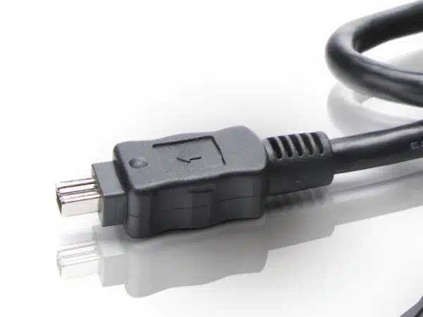 Conceptronic CC44FW18 FireWire 400 Cable, 4-p 1.8m, Black, M/M, 400 Mbit/s, IEEE 1394/1394a 2 Conceptronic CC44FW18 FireWire 400 Cable, 4-p 1.8m, Black, M/M, 400 Mbit/s, IEEE 1394/1394a - Afbeelding 2